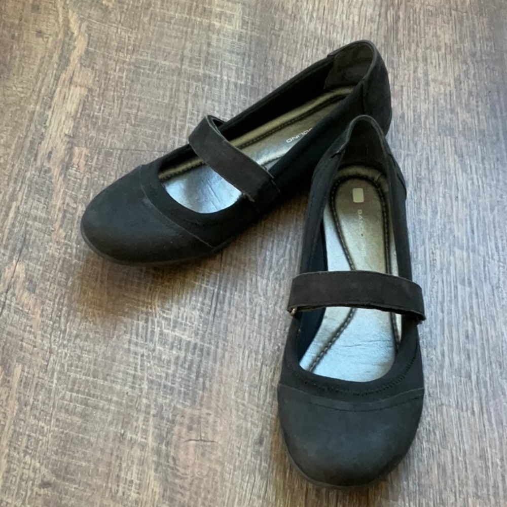 Bandolino Mary Jane Flat - Picture 3 of 11
